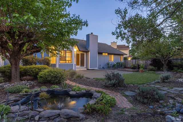 2387 Lujo Ct, Santa Rosa, CA 95403