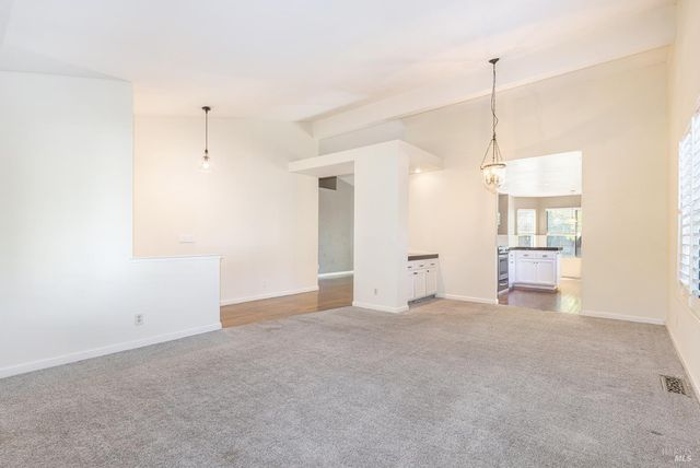 2387 Lujo Ct, Santa Rosa, CA 95403