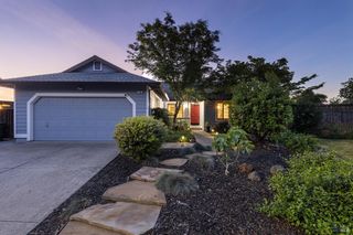 2387 Lujo Ct, Santa Rosa, CA 95403