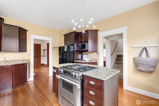 4611 34th Avenue W, Seattle, WA 98199