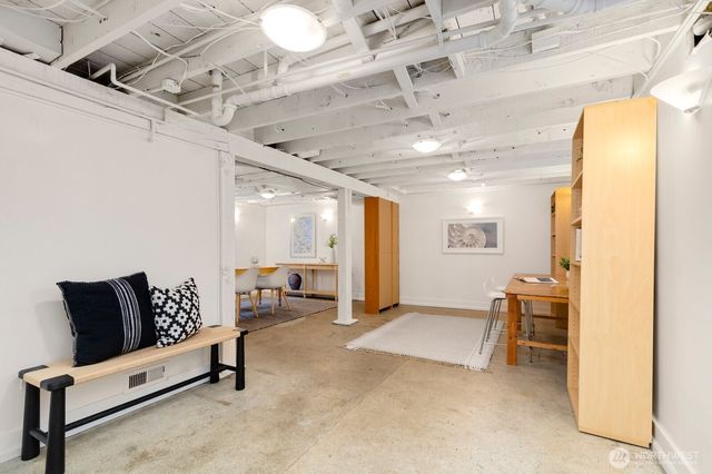 4611 34th Avenue W, Seattle, WA 98199