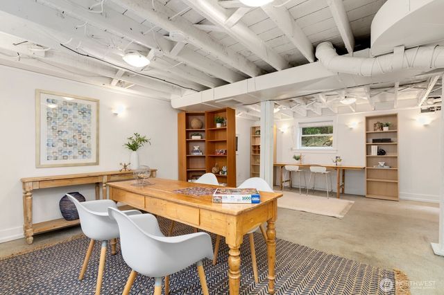 4611 34th Avenue W, Seattle, WA 98199