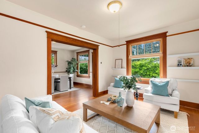4611 34th Avenue W, Seattle, WA 98199