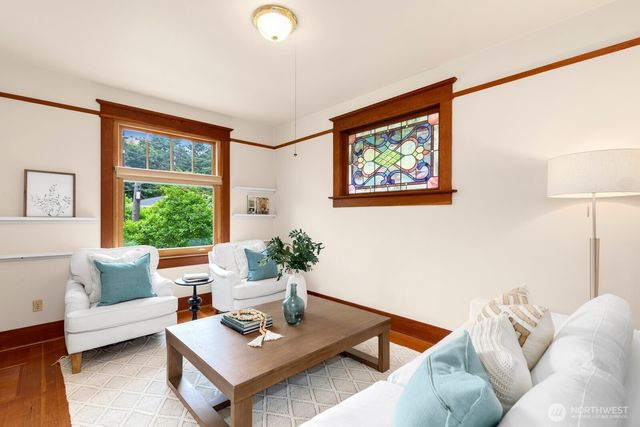4611 34th Avenue W, Seattle, WA 98199