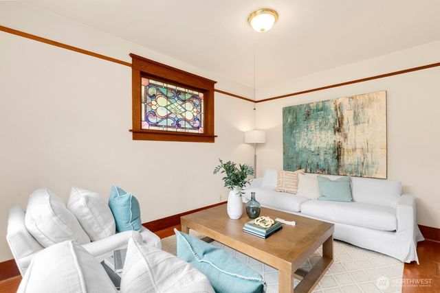 4611 34th Avenue W, Seattle, WA 98199