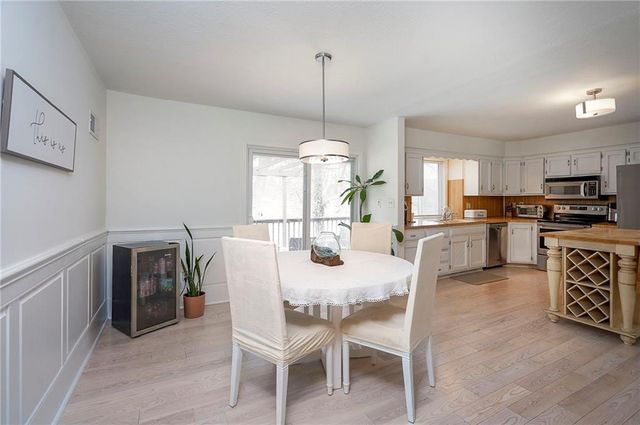 3916 SW HIDDEN COVE Drive, Lee's Summit, MO 64082