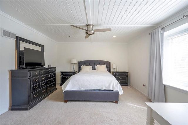 3916 SW HIDDEN COVE Drive, Lee's Summit, MO 64082