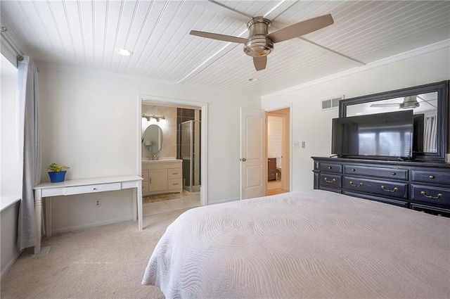 3916 SW HIDDEN COVE Drive, Lee's Summit, MO 64082