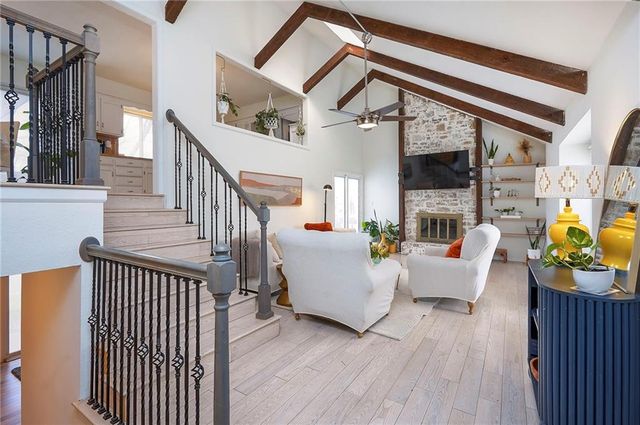 3916 SW HIDDEN COVE Drive, Lee's Summit, MO 64082