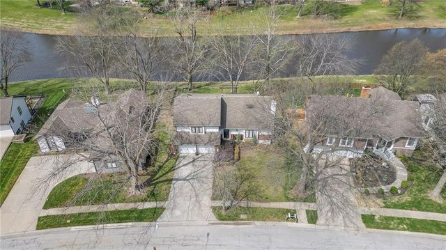 3916 SW HIDDEN COVE Drive, Lee's Summit, MO 64082