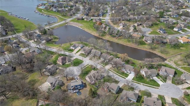 3916 SW HIDDEN COVE Drive, Lee's Summit, MO 64082