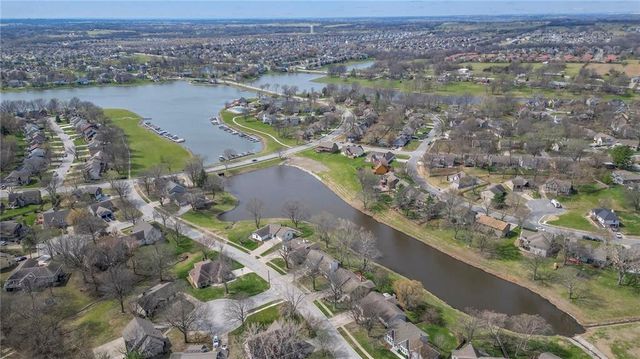 3916 SW HIDDEN COVE Drive, Lee's Summit, MO 64082