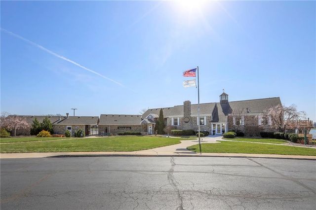 3916 SW HIDDEN COVE Drive, Lee's Summit, MO 64082