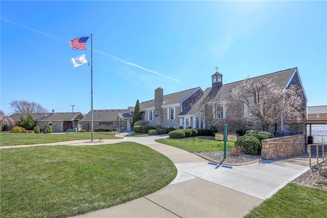 3916 SW HIDDEN COVE Drive, Lee's Summit, MO 64082