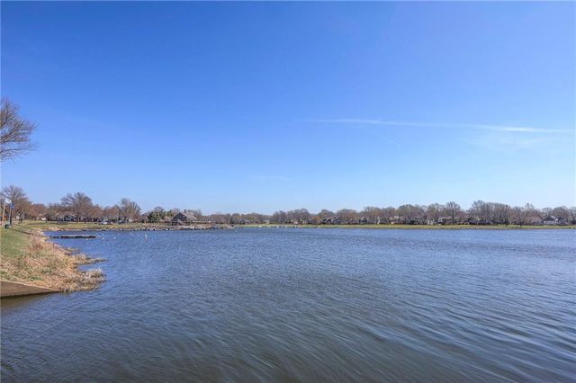 3916 SW HIDDEN COVE Drive, Lee's Summit, MO 64082