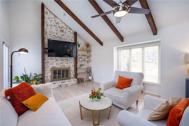 3916 SW HIDDEN COVE Drive, Lee's Summit, MO 64082