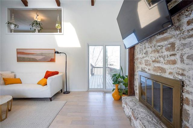 3916 SW HIDDEN COVE Drive, Lee's Summit, MO 64082