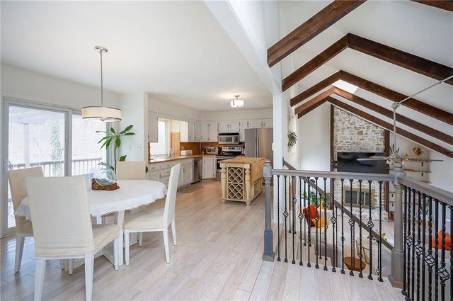 3916 SW HIDDEN COVE Drive, Lee's Summit, MO 64082