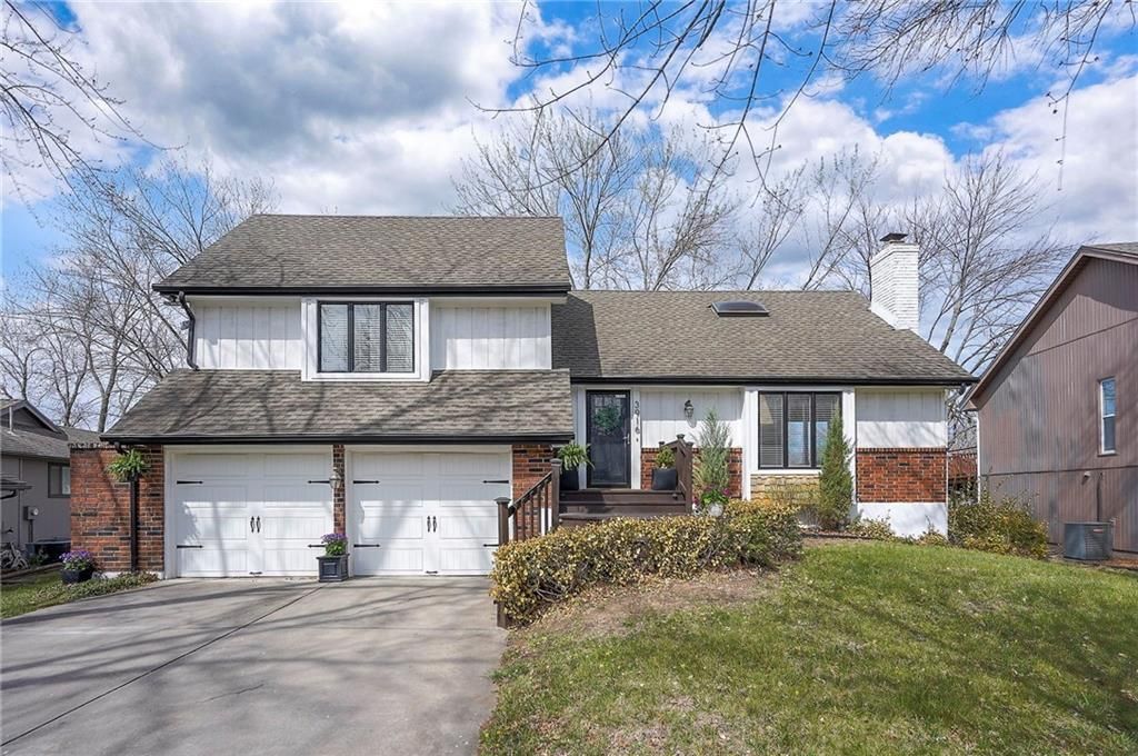 3916 SW HIDDEN COVE Drive, Lee's Summit, MO 64082