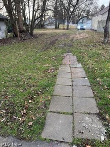 885 Wales Road NE, Massillon, OH 44646