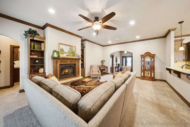21 E 171st Street S, Glenpool, OK 74033