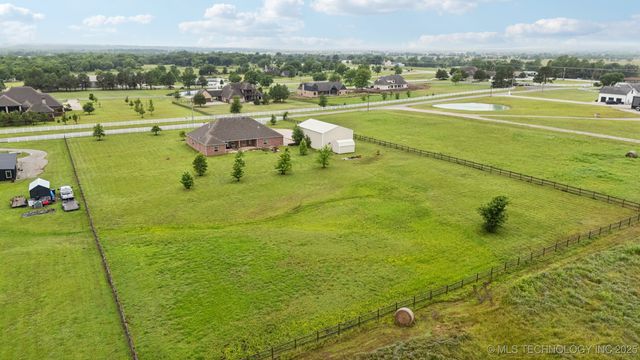 21 E 171st Street S, Glenpool, OK 74033