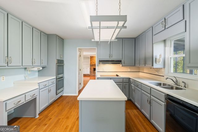 300 Millbrook Farm Court, Marietta, GA 30068