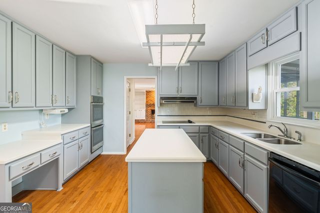 300 Millbrook Farm Court, Marietta, GA 30068