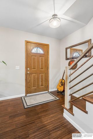 7923 Raven Oaks Drive, Omaha, NE 68152