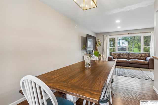 7923 Raven Oaks Drive, Omaha, NE 68152
