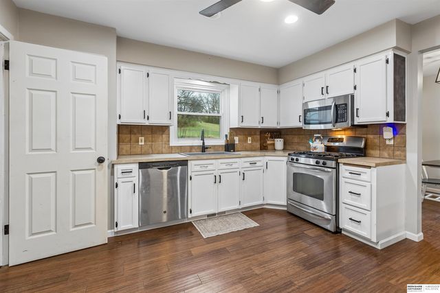 7923 Raven Oaks Drive, Omaha, NE 68152