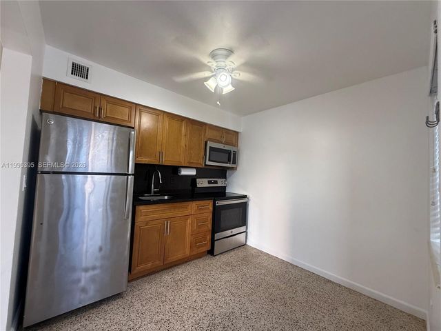 43 NW 76th Ave 0, Miami, FL 33126