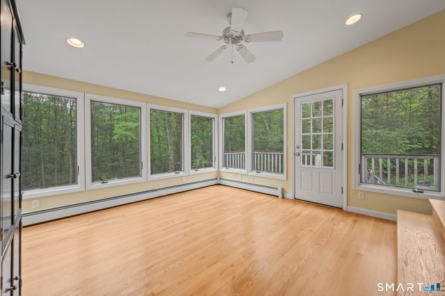 20 Saxton Brook Drive, Simsbury, CT 06070