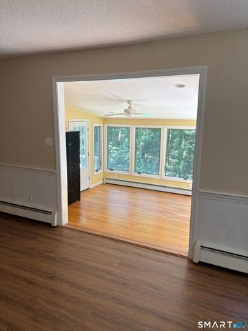 20 Saxton Brook Drive, Simsbury, CT 06070