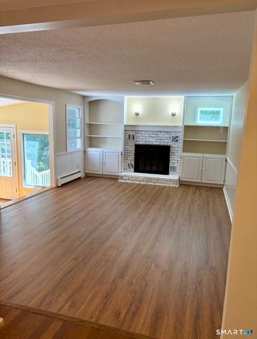20 Saxton Brook Drive, Simsbury, CT 06070