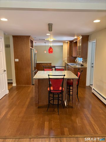 20 Saxton Brook Drive, Simsbury, CT 06070