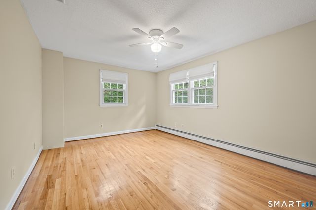 20 Saxton Brook Drive, Simsbury, CT 06070