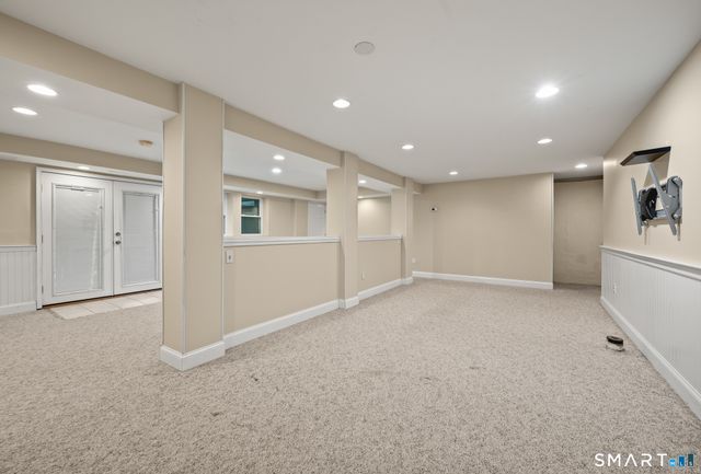 20 Saxton Brook Drive, Simsbury, CT 06070