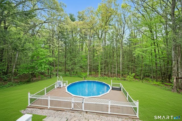 20 Saxton Brook Drive, Simsbury, CT 06070