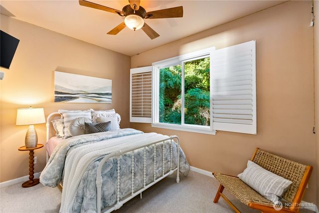 1989 Beach Dr E, Port Orchard, WA 98366