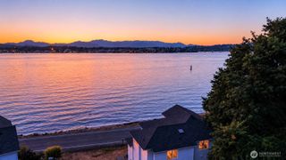 1989 Beach Dr E, Port Orchard, WA 98366