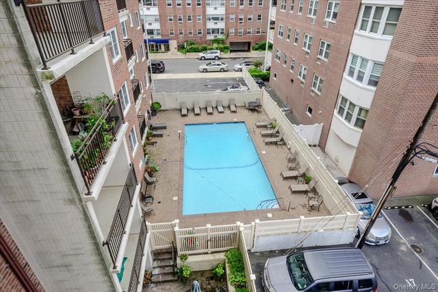 740 E Broadway 4G, Long Beach, NY 11561