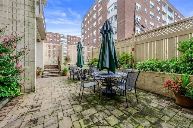 740 E Broadway 4G, Long Beach, NY 11561