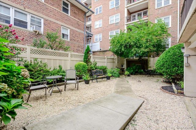 740 E Broadway 4G, Long Beach, NY 11561