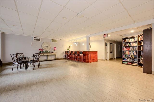 740 E Broadway 4G, Long Beach, NY 11561