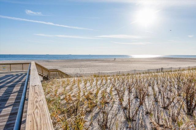 740 E Broadway 4G, Long Beach, NY 11561