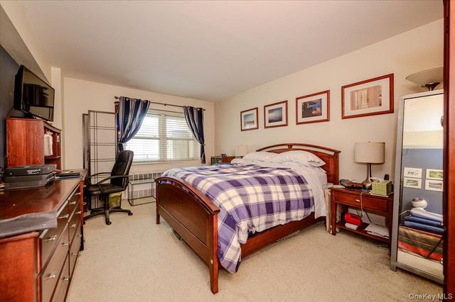 740 E Broadway 4G, Long Beach, NY 11561
