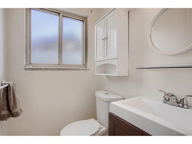 1236 Olathe St, Aurora, CO 80011