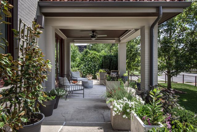 2218 Belmont Blvd, Nashville, TN 37212