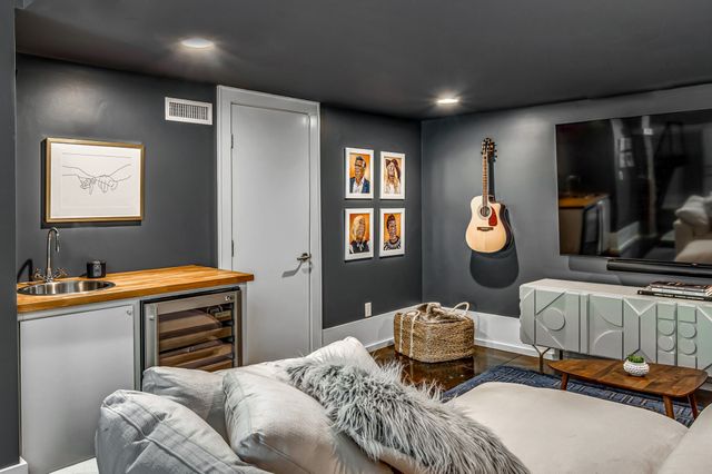 2218 Belmont Blvd, Nashville, TN 37212